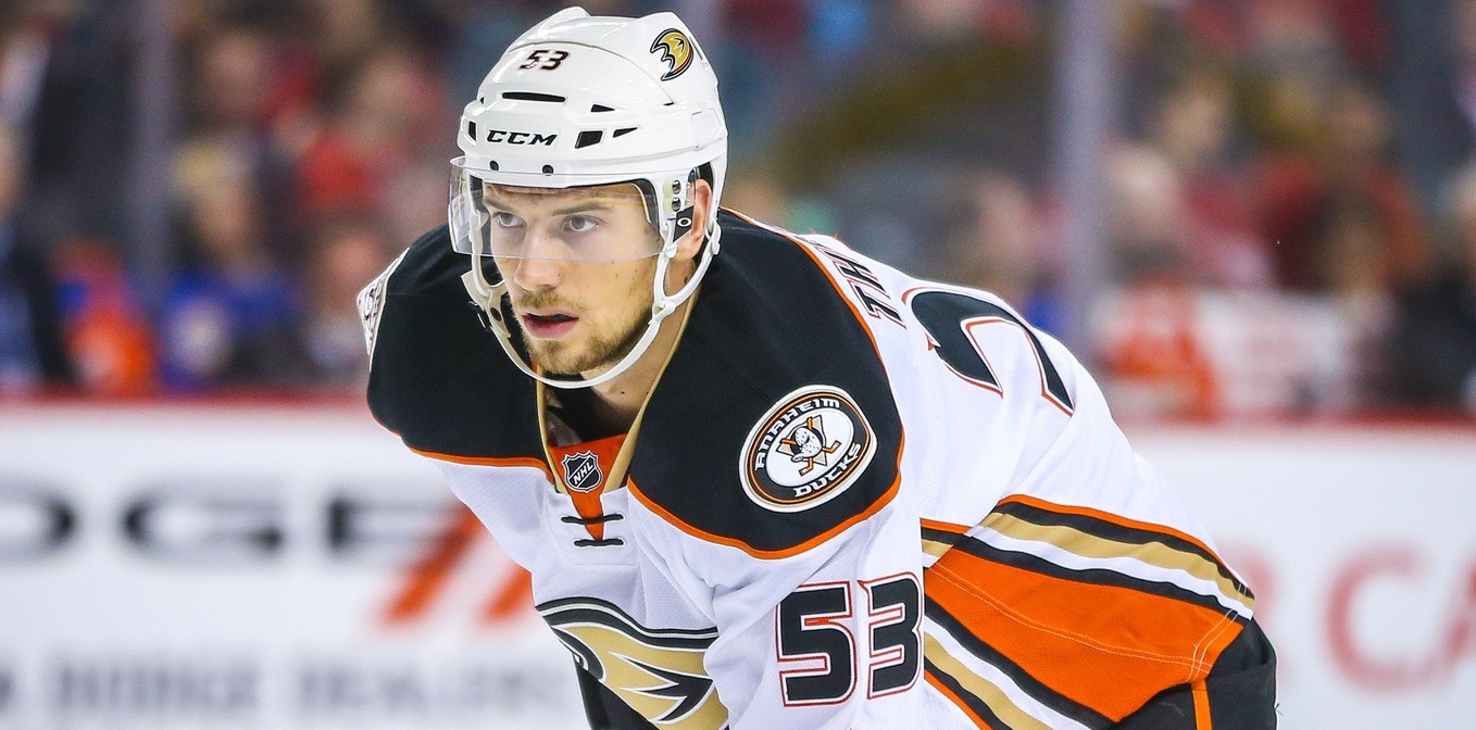 NHL free-agency: Ducks sign Minnesota defenseman Clayton Stoner - Los  Angeles Times