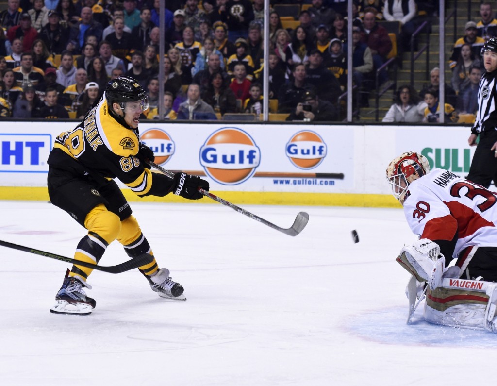 David Pastrnak uses Happy Gilmore hockey stick putter in NHL skills  competition - On Tap Sports Net