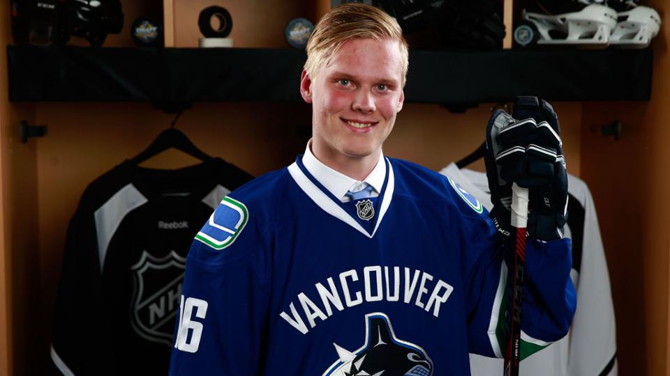 Patrik Laine Signed Autograph Winnipeg Jets Jersey NHL Hockey Finland PROOF