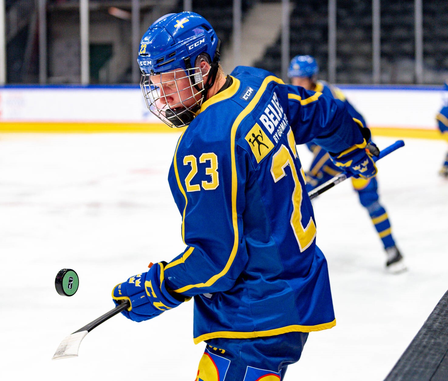 St. Louis Blues select Otto Stenberg with No. 25 overall pick in